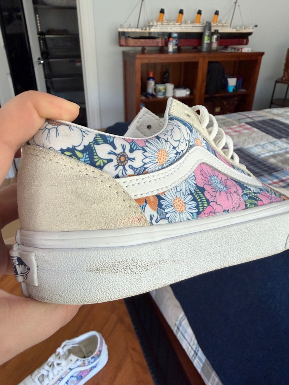 Vans Cream Low-Top Sneakers with Floral Panels - Picture 14 of 14